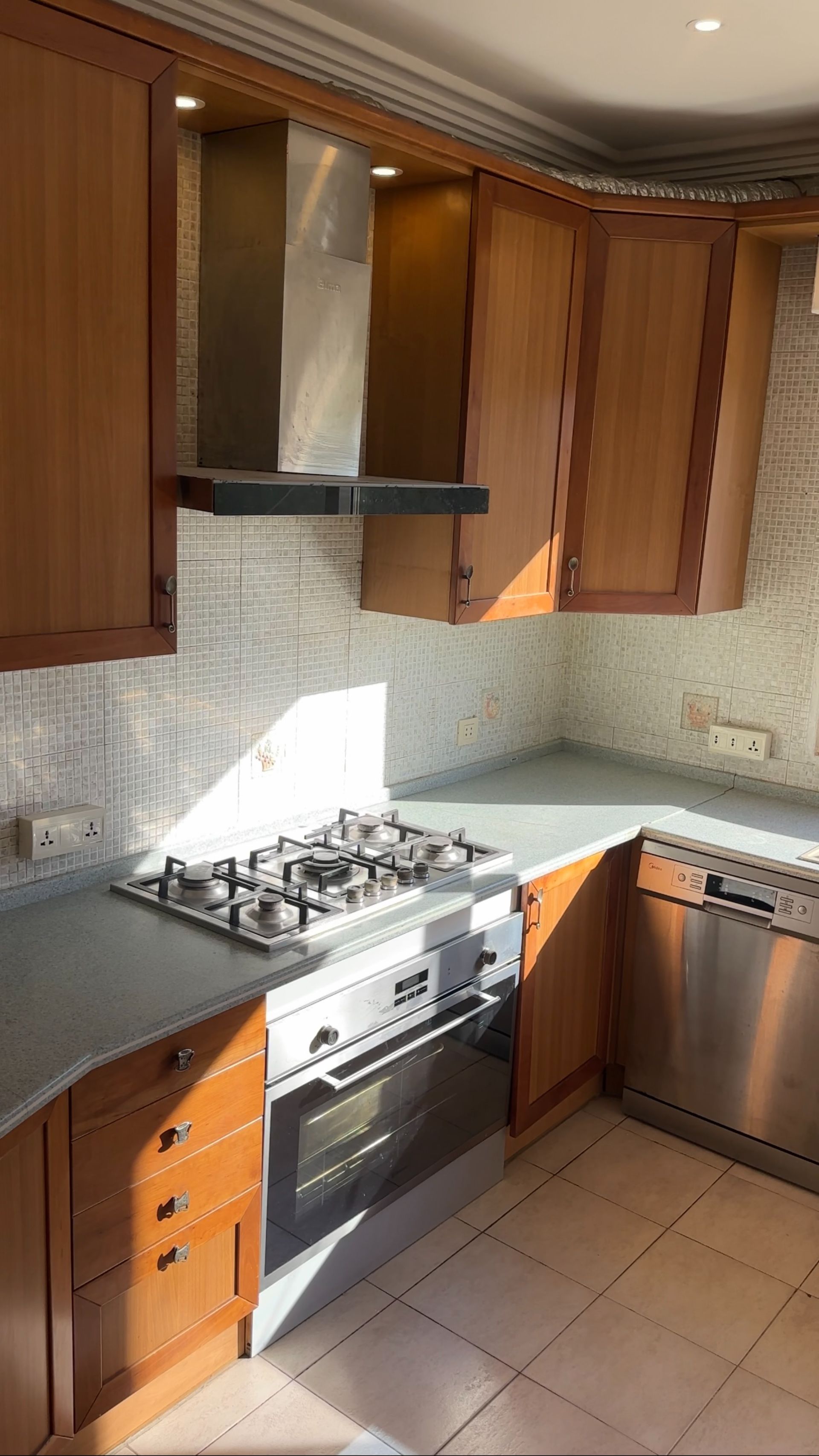 Apartment B — Master Suite